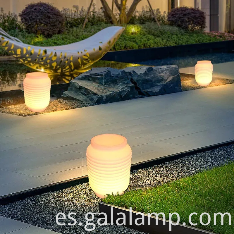 Altavoz Bluetooth con energía solar y combo de luz de patio al aire libre